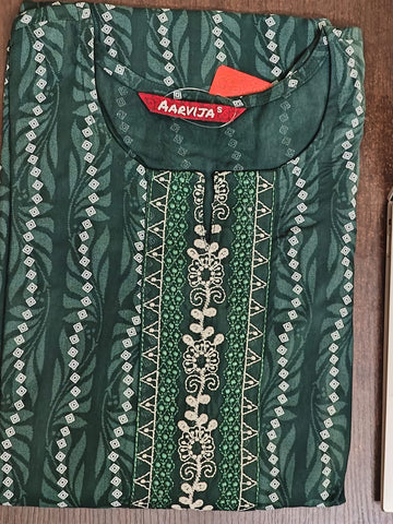 Deep Emerald Green Wavy Striped Kurta with Embroidered Yoke